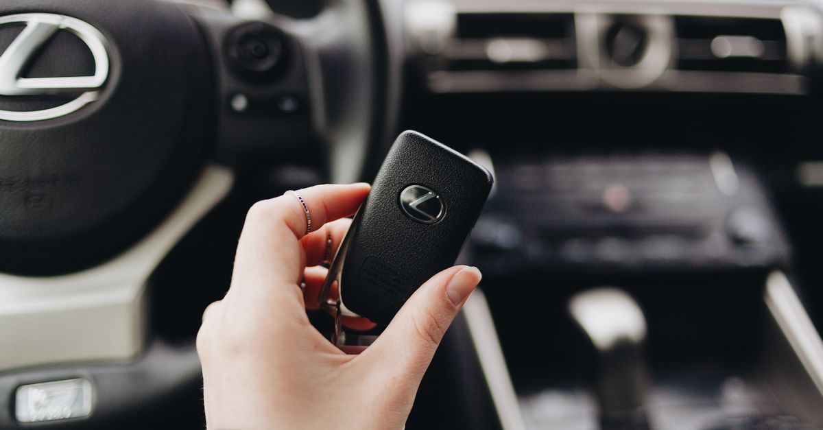 Acura car key fob — מנעולן בחיפה