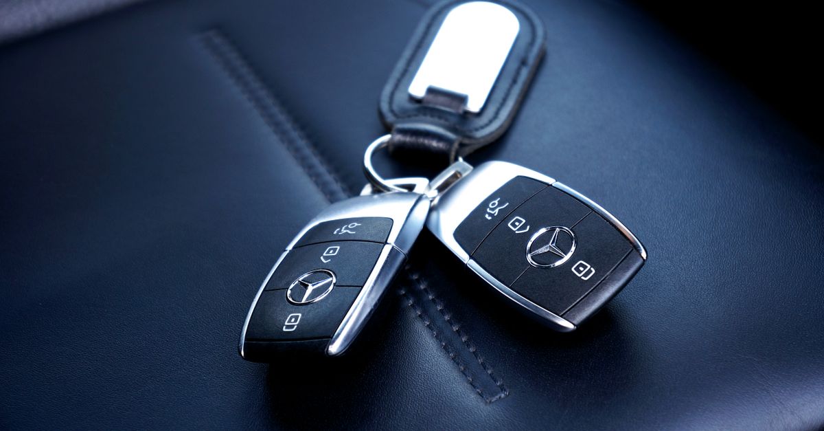 BMW car key fob — מנעולן בחיפה